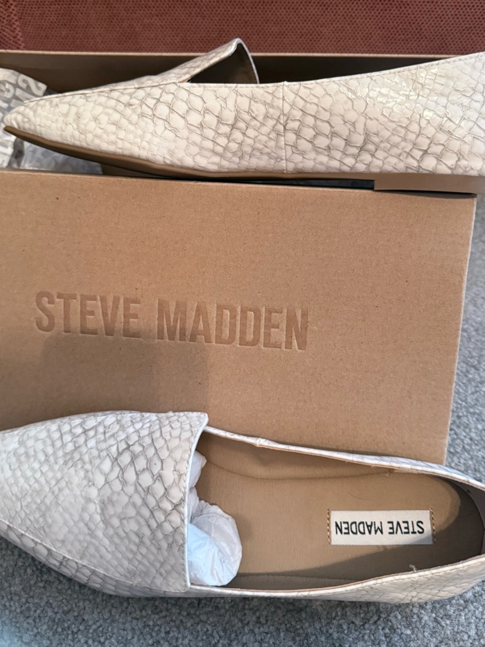 Steve Madden Grey Box With Labels